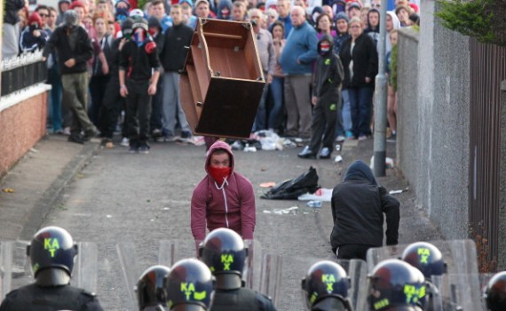 Powerful image: riots and violence in Belfast continue