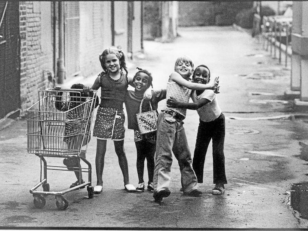 This 1973 photo by Joe Crachiola (The Macomb Daily) of five children playing in a Detroit suburb has gone viral on the Internet. 