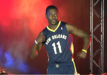 New Orleans Pelicans New Uniforms Jrue Holiday