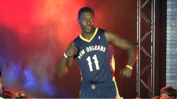 jrue holiday mardi gras jersey